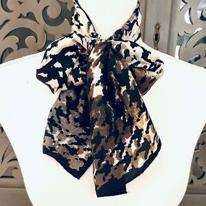 Oscar de la Renta black brown white houndstooth silk scarf